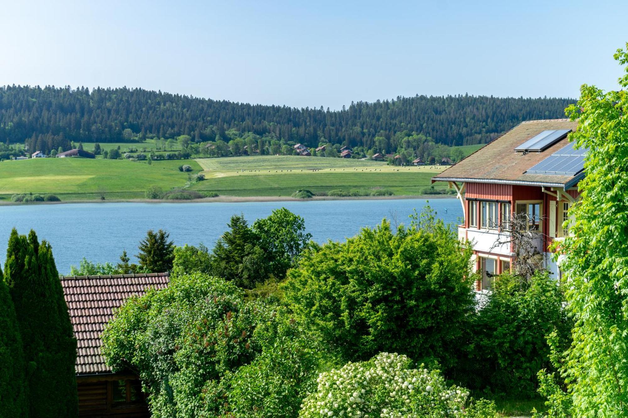 Hôtel-Restaurant Le Lac Malbuisson Exterior foto