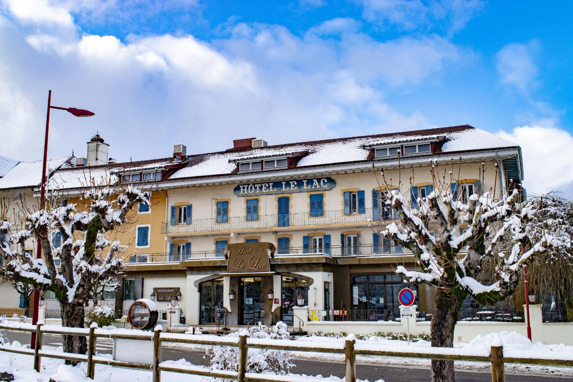 Hôtel-Restaurant Le Lac Malbuisson Exterior foto